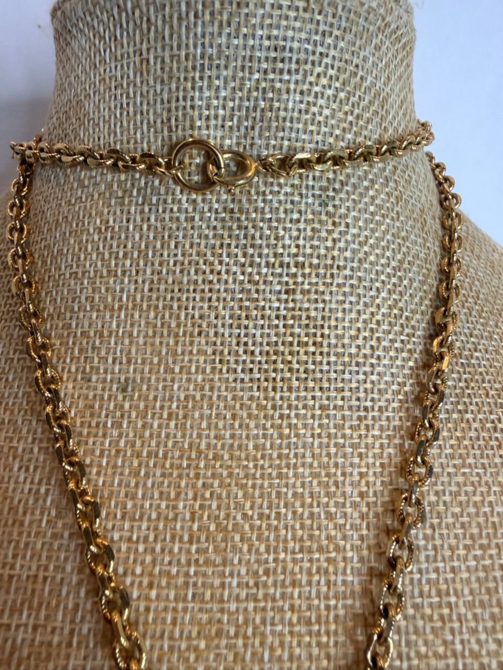 Crown Trifari Gold Filigree Pendant Necklace - Picture 4 of 4